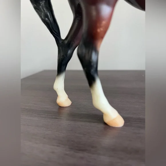 Breyer Horse Karma Gypsy, Pinto Half Arab #948 - Picture 8 of 10